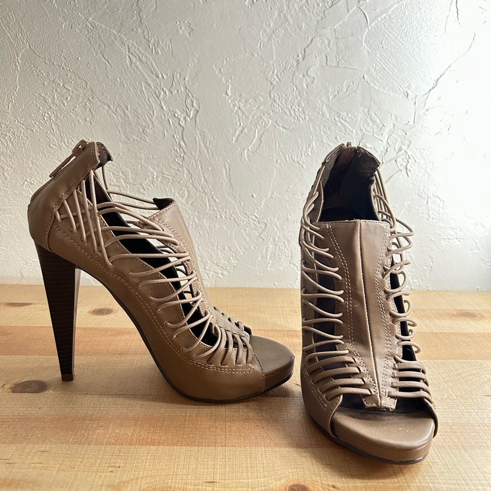 Elegant Tan Women's Heels